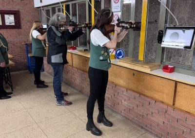 Frauenpower an der neuen Schießanlage